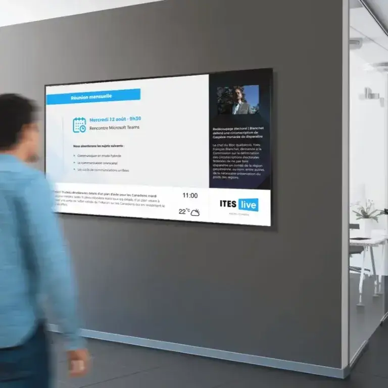 un écran LED dans un espace partagé