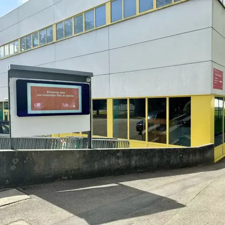 Ecran publicitaire extérieur - Ville de Genève, Bout-du-Monde