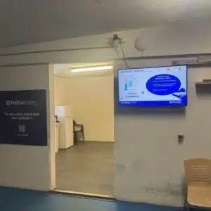 Ecran intérieur pour la communication interne installé par DIGICAST dans l'entreprise PHIDA